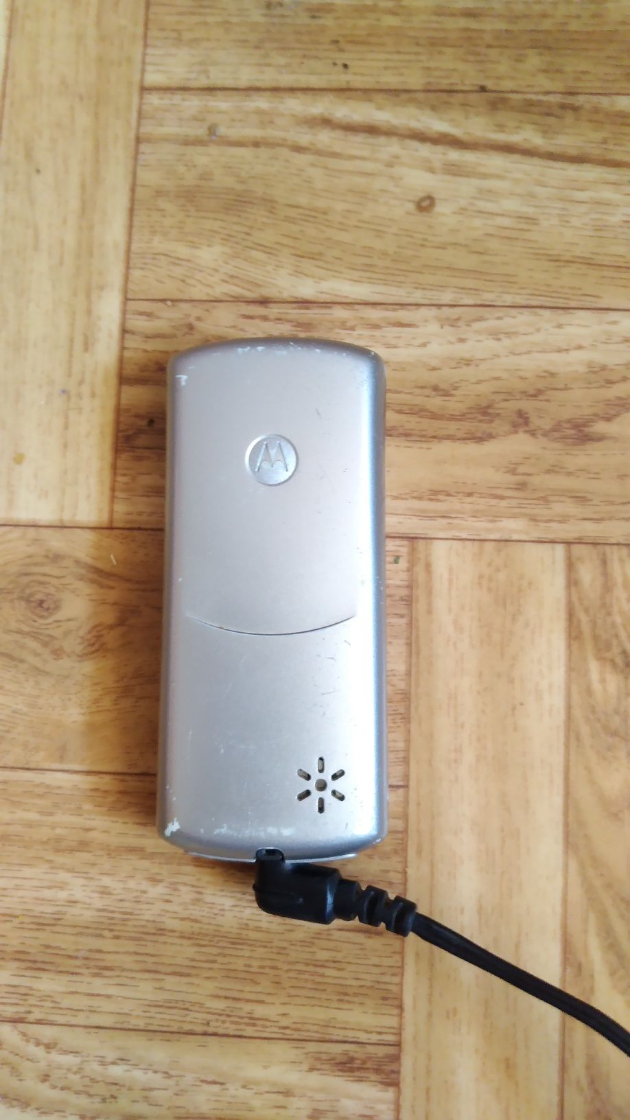 Motorola C350 z ładowarką