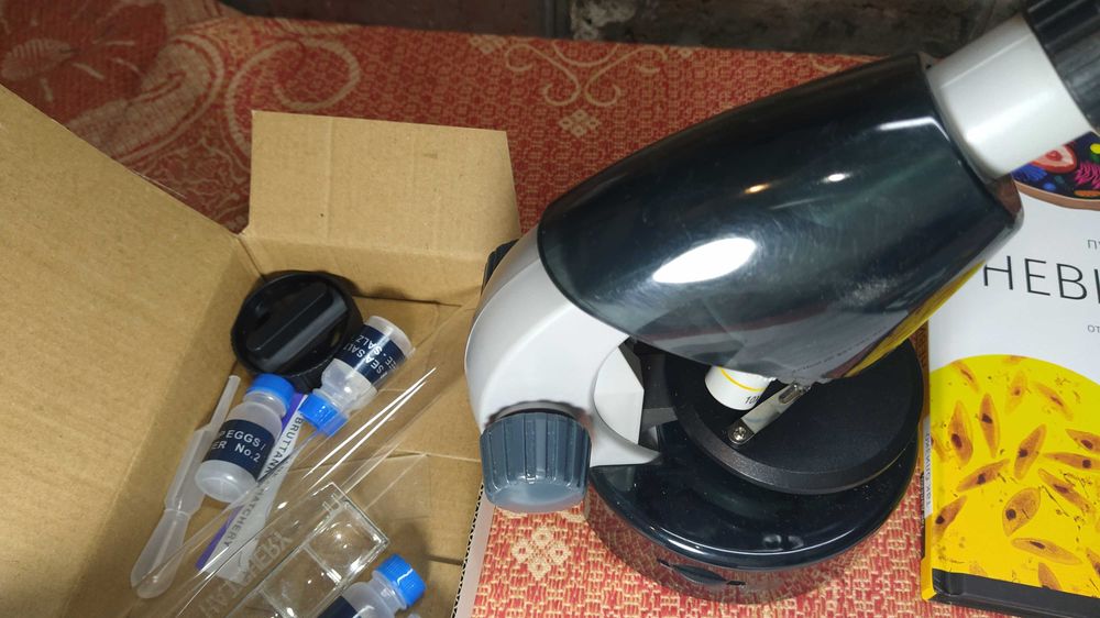 Продам микроскоп б.у.  Levenhuk Labz m101