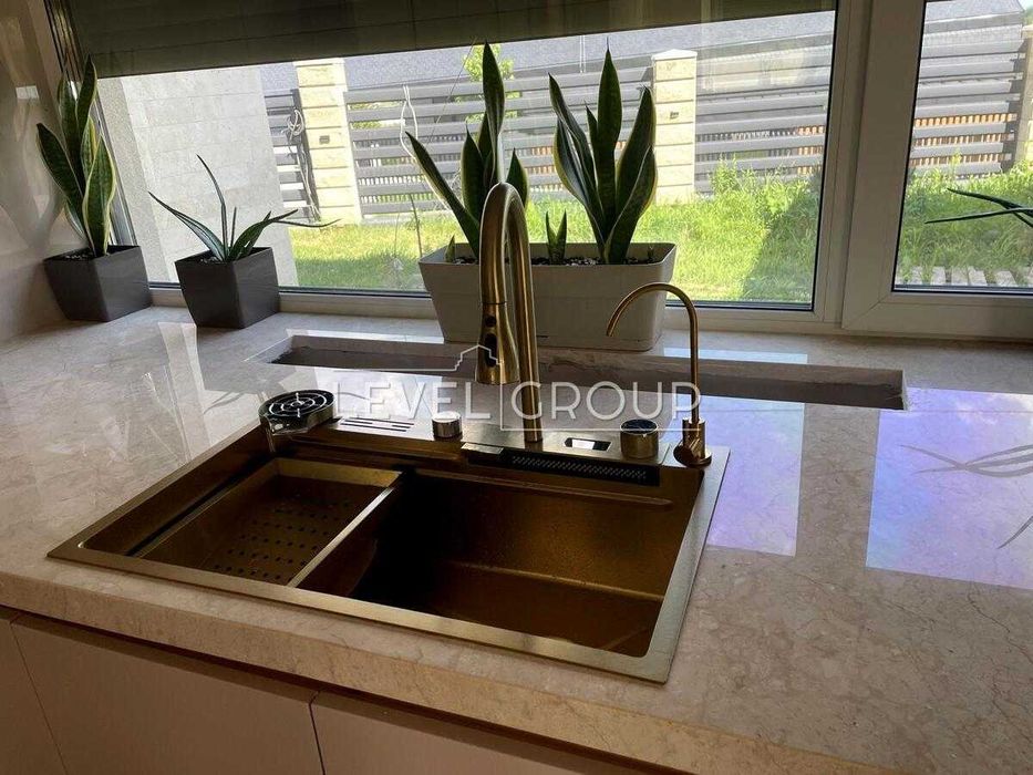 Продається сучасний 5к будинок 274м2, Лісники, 7 соток