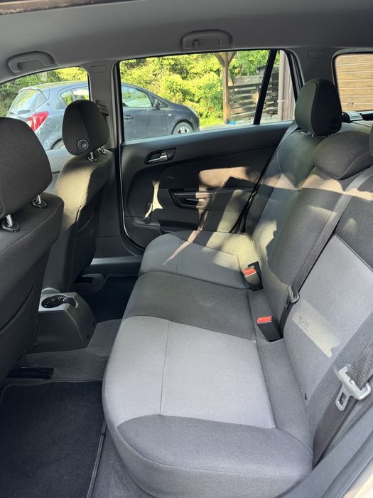 свіжоприганий(вже на укр. номерах) Opel Astra H 2011 універсал 1.7 диз