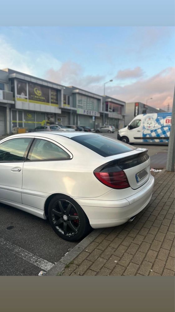 Mercedes-Benz C220cdi SPORT COUPE w203