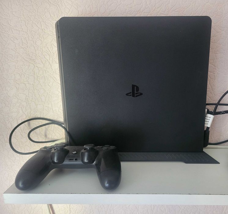 PlayStation 4 Slim 1TB