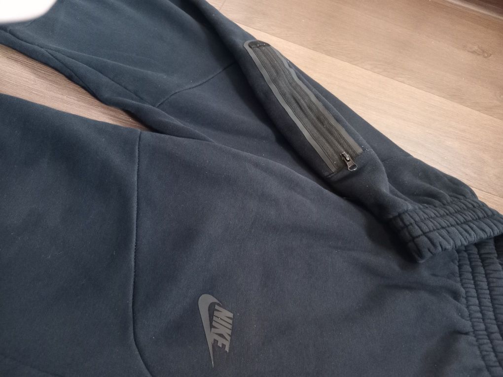 Штани Nike tech fleece