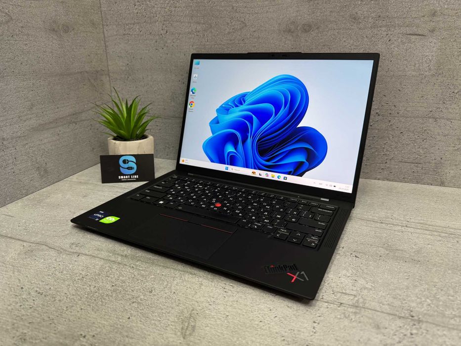Сенсорний ноутбук Lenovo X1 Carbon Gen 10/i7-1265u/14"/512 ssd/16 ddr5