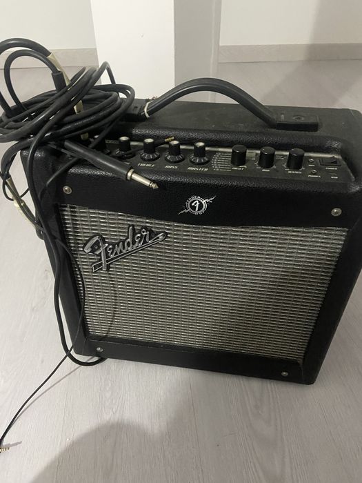 Amplificador Fender Mustang  I V.2