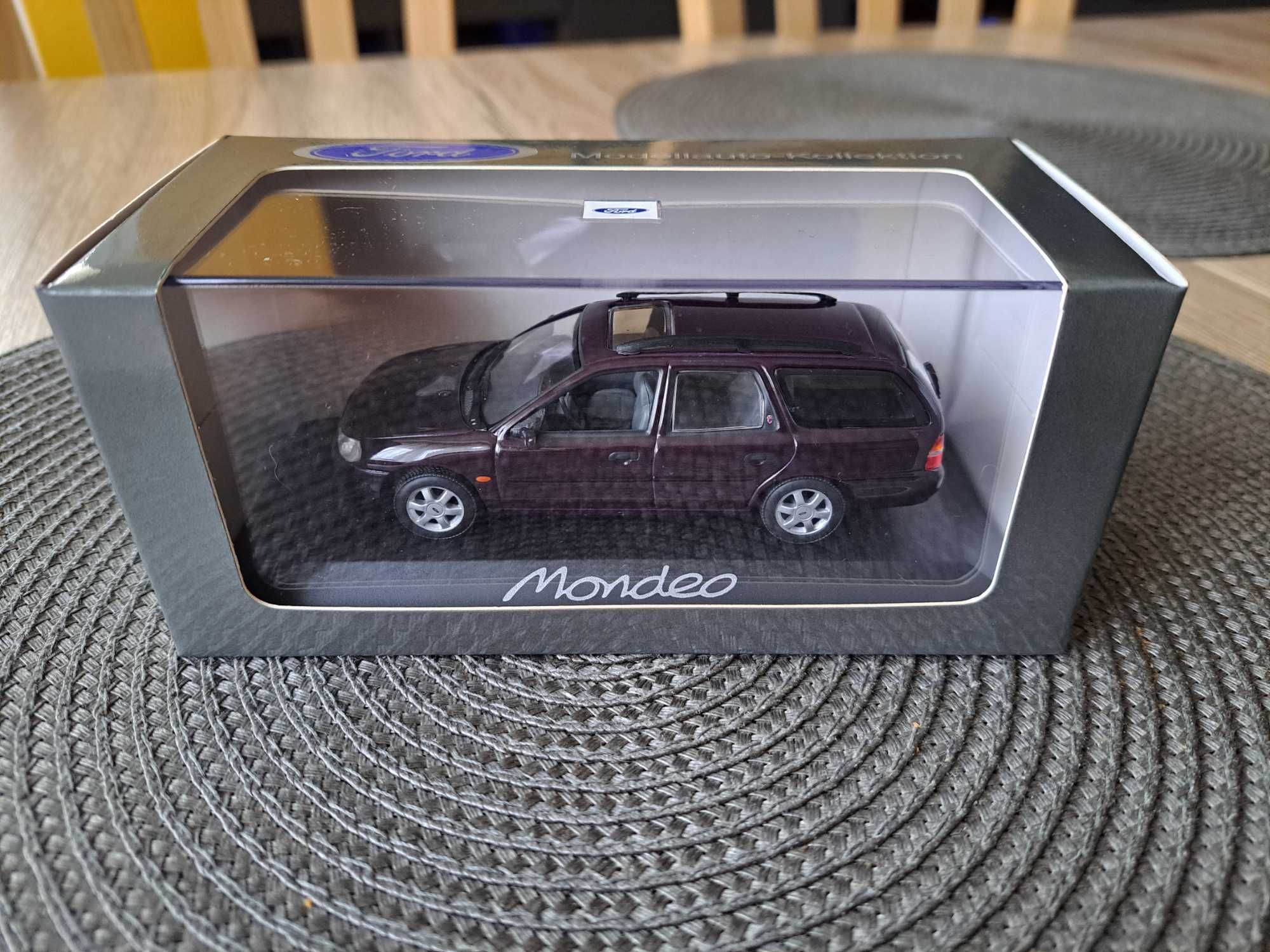 Ford Mondeo mk2 kombi bordo/fiolet Minichamps 1:43