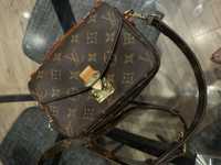 Женская сумка Louis  Vuitton