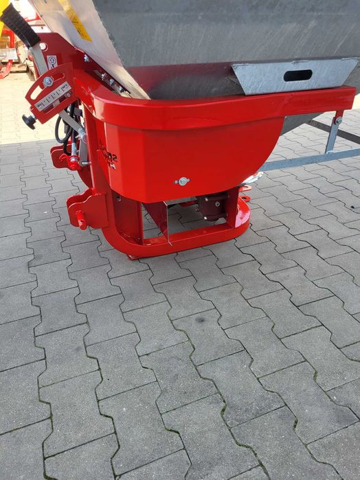 Rozsiewacz Nawozu nawozów Unior 700L