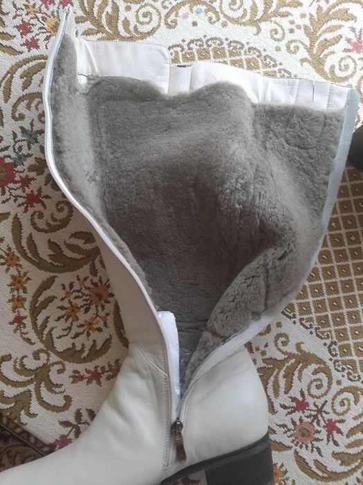 Женские белые сапоги
