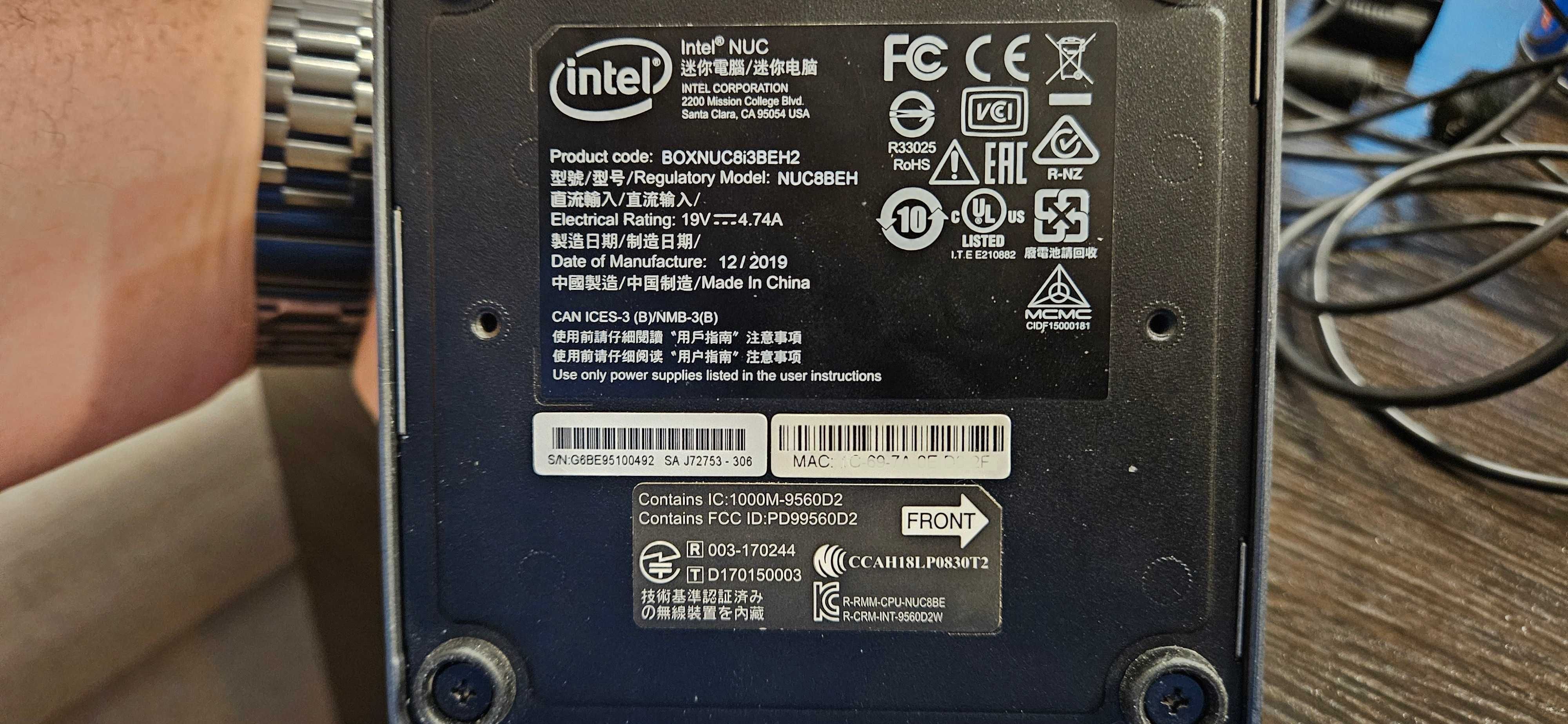 Intel NUC z i3 i 16GB RAM
