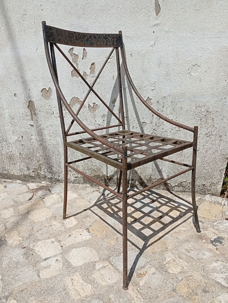 Cadeiras de jardim em ferro
