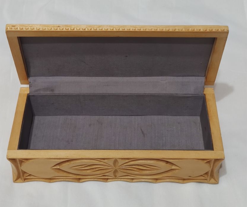 Шкатулка винтажная из дерева резная ручная работа