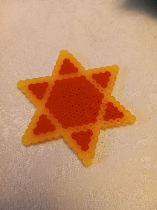 Podkładka pod kubek gwiazda z prasowanych koralików hama