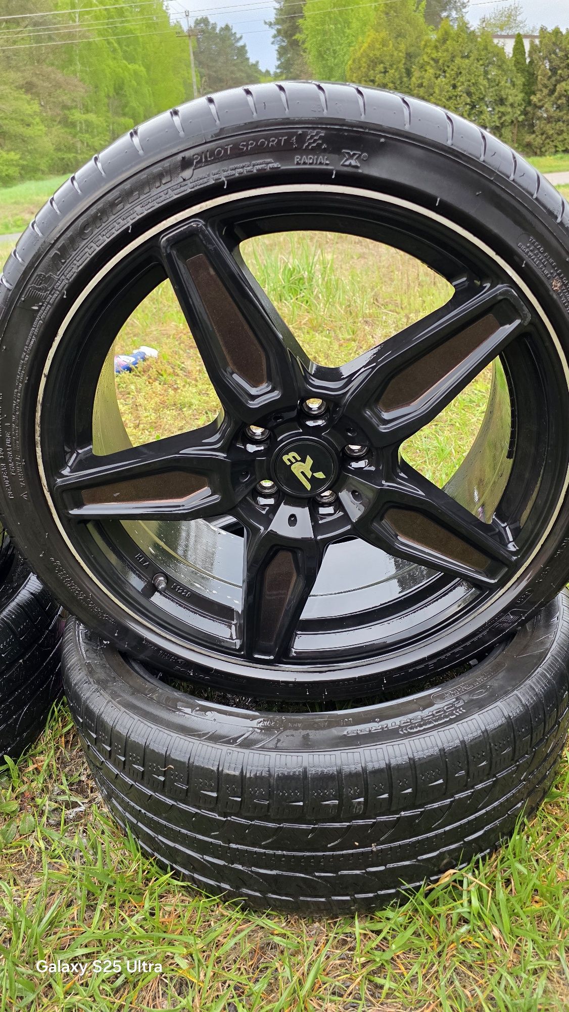 Felgi aluminiowe R3 19' 5x112 z oponami Michellin