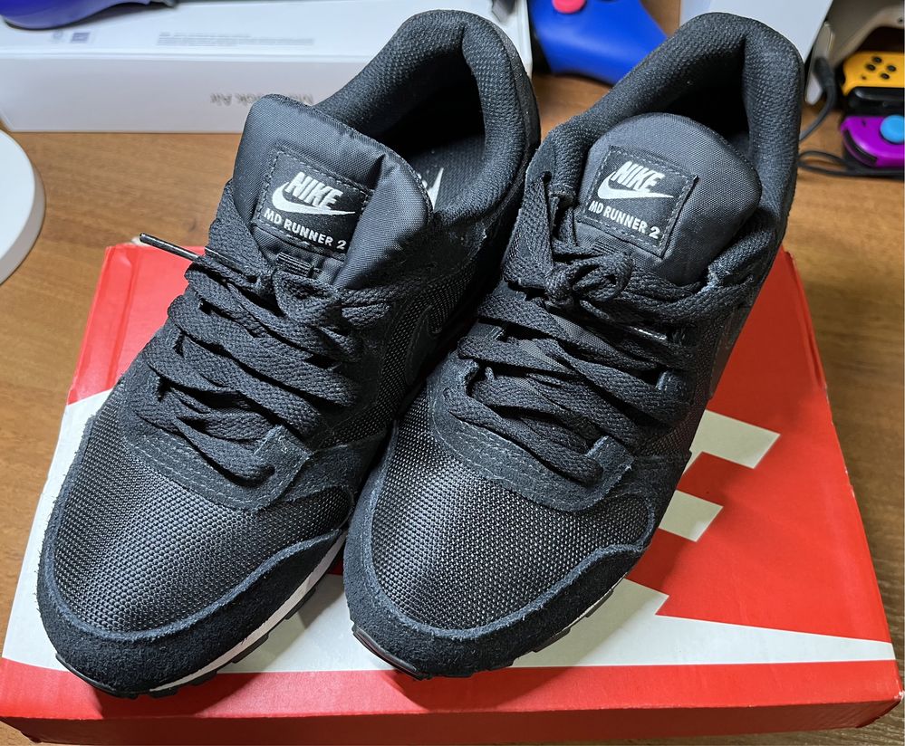 Кросівки жіночі Nike MD Runner 2