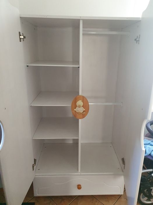 Szafa biała stylowa