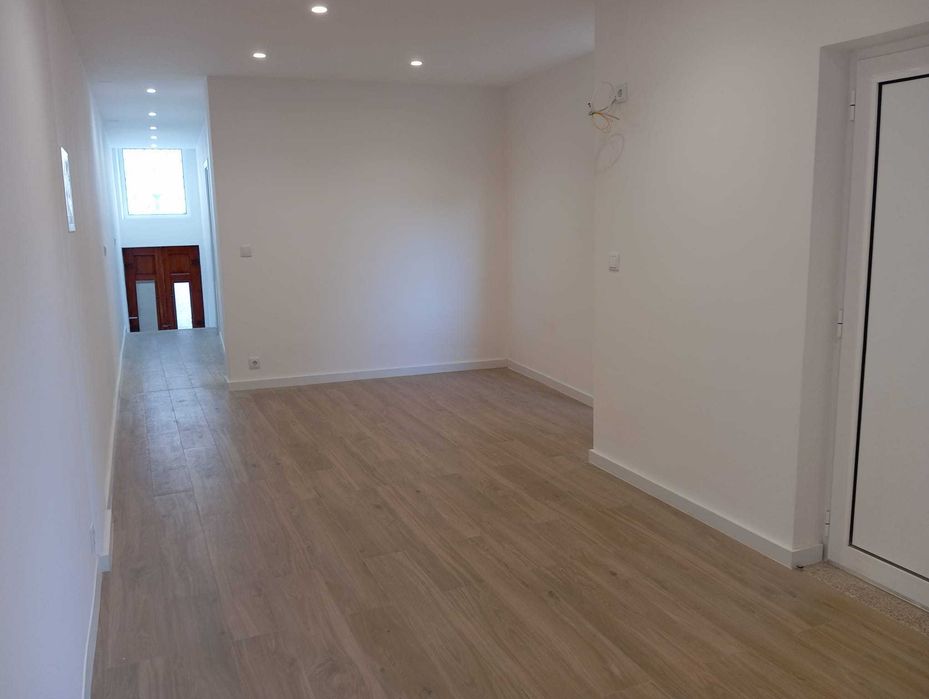 T2 renovado c/ 3 wc's e Jardim - H.S.João (Metro)