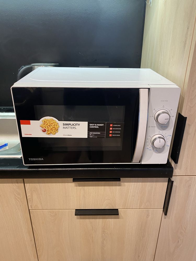 Miktofalowka TOSHIBA