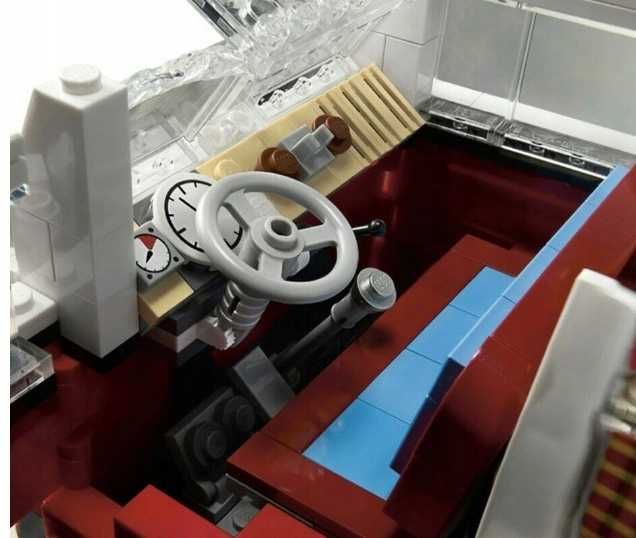 Конструктор LEGO Volkswagen T1 Фургон-Кемпер 10220