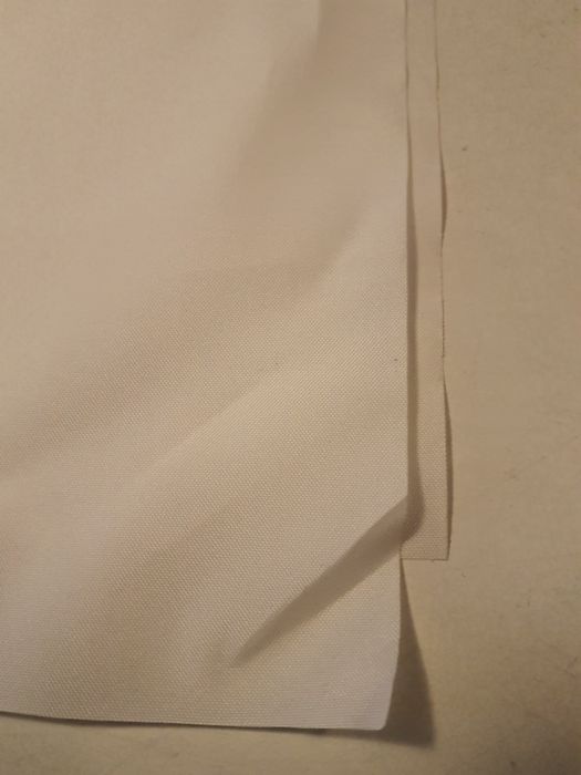 Tkanina biała nieprzemakalna szer.150 cm.