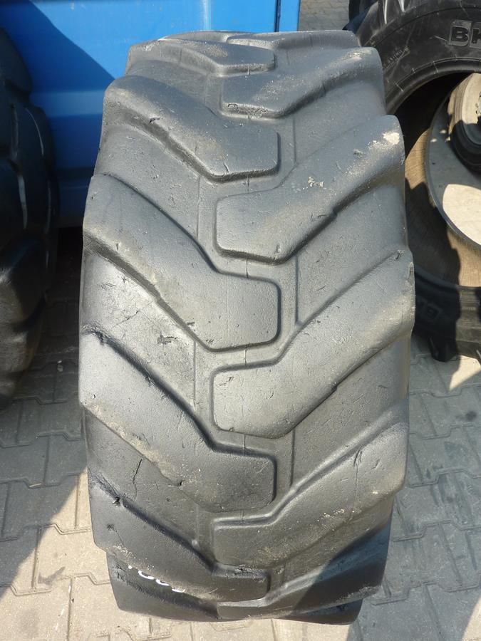 Opona używana 400/80-24 ; 15.5/80-24 ; 400/80R24 CAMSO 800zł W3531