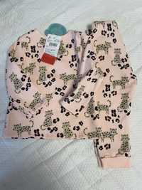 Срочно. Новый костюм пижама 86-92 размер на 18-24 мес леопард