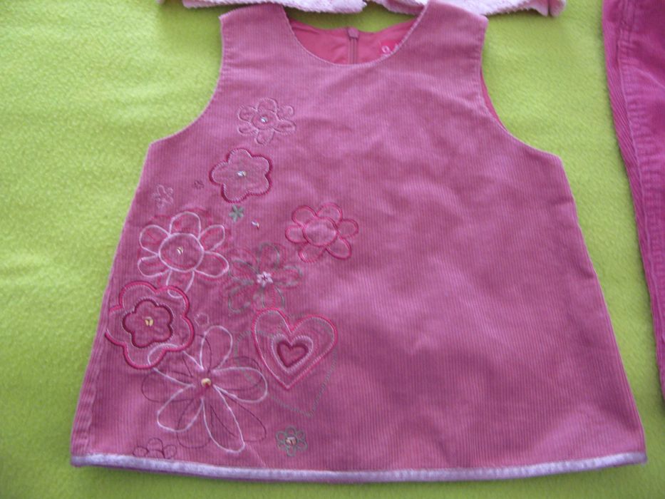 Roupa de bebé (menina) – 12 Meses