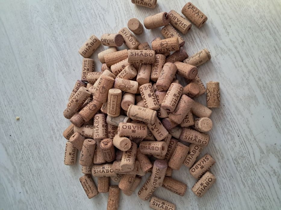 Корок (пробки) винні