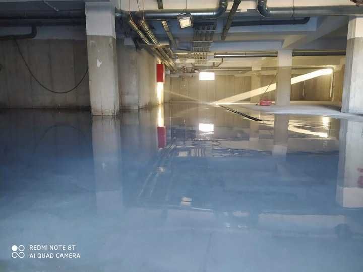 Posadzki przemysłowe podjazdy betonowe zacieranie posadzki chudziak