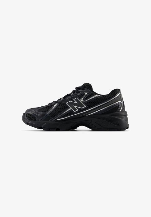 Tênis New Balance 740