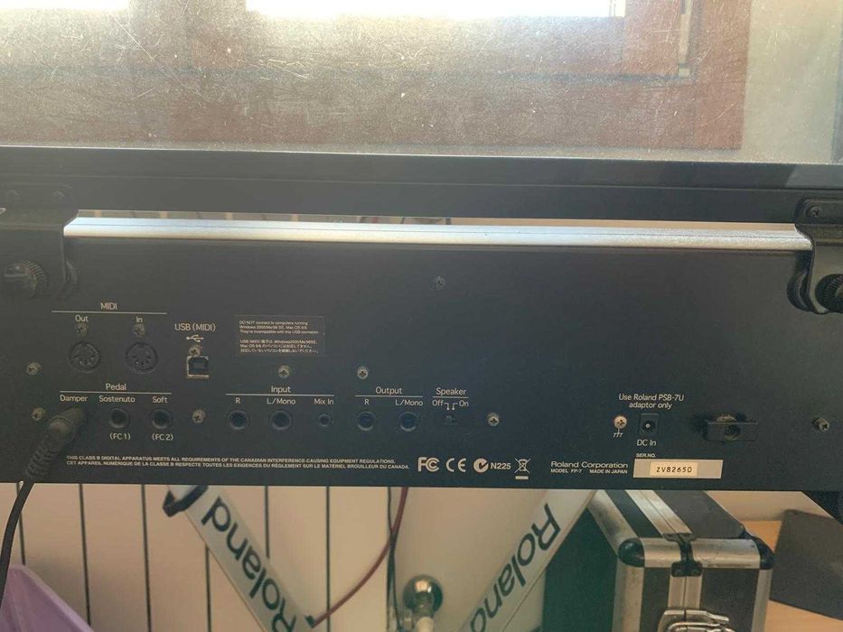 Piano Digital Roland FP-7 – Excelente Estado + Acessórios