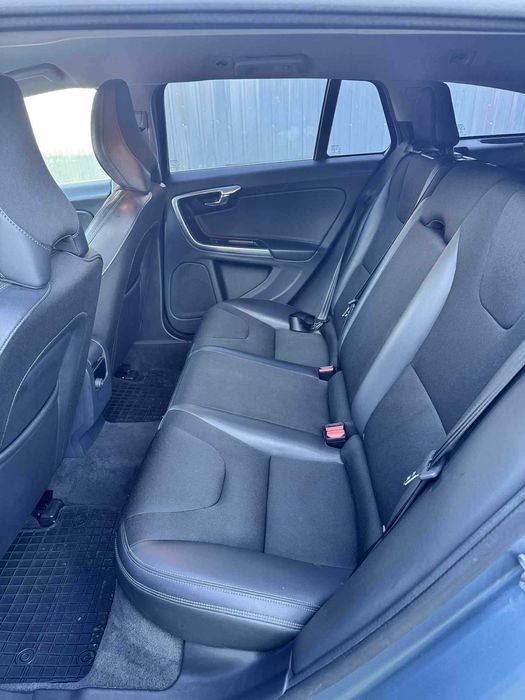 Volvo V60 I Facelifting 2.0 D2 DRIVE-E WEBASTO