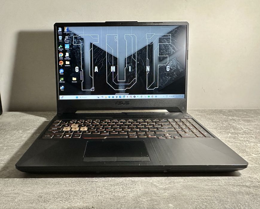 Portátil ASUS TUF F15 Gaming — RTX 3050 / 24 GB RAM / i5-11400H