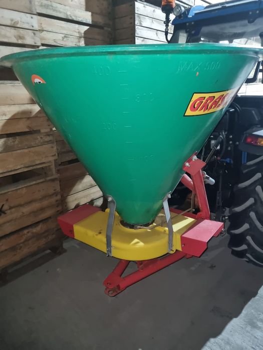 Rozsiewacz sadowniczy do nawozu typu lejek 1-tarczowy strumyk/Grass-Ro