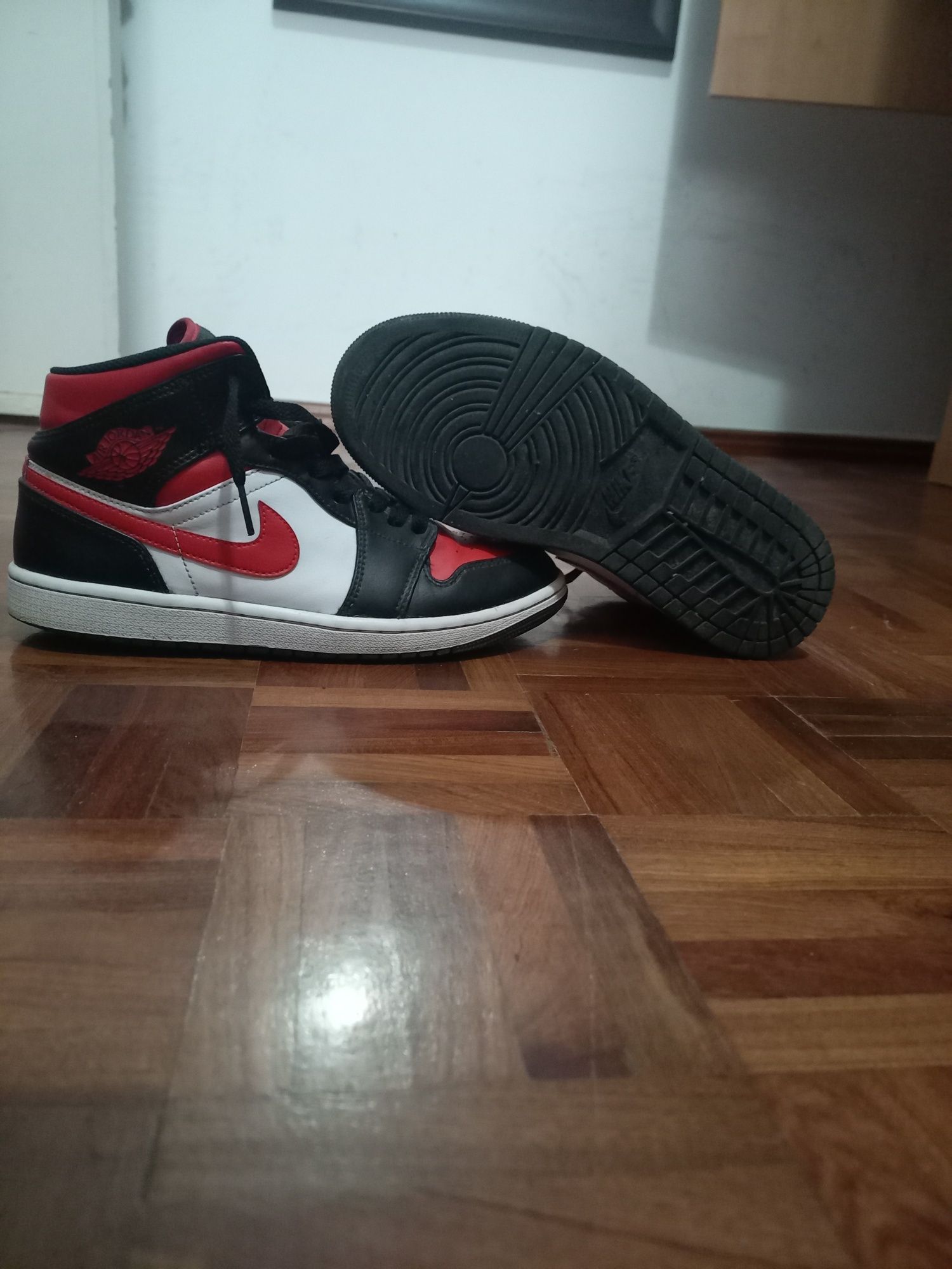 Jordan 1 (tamanho 42)