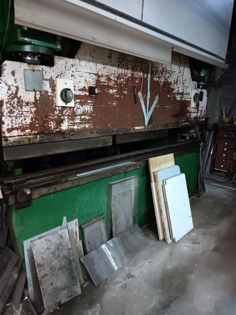 Maquinas industriais -Corte e Quinagem chapa