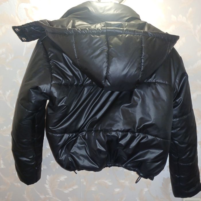 Продам куртку чорну