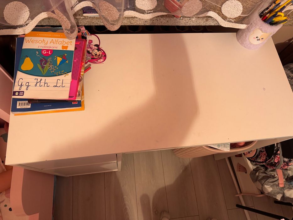 Biurko Ikea z szafką i szufladą