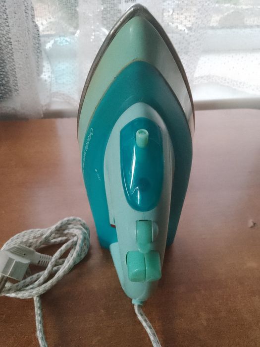 Продам утюг elbee 2000вт