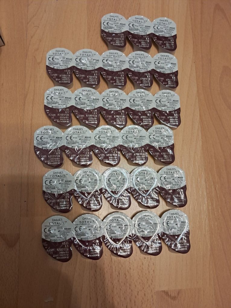 Soczewki Alcon jednodniowe +3.25 (28 sztuk)
