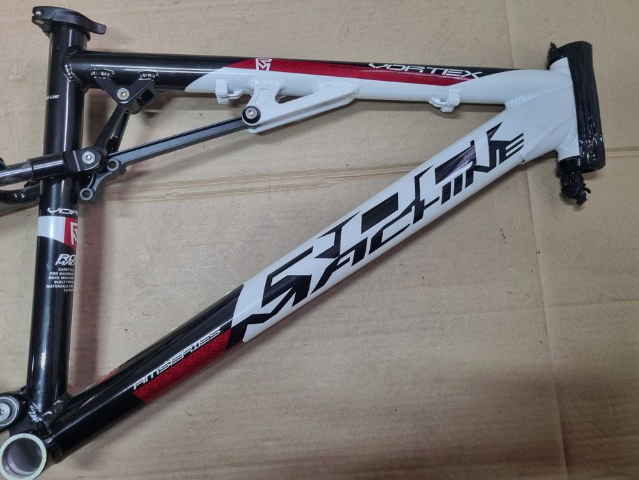 Rama typu full Rock Machine Vortex, pod 26