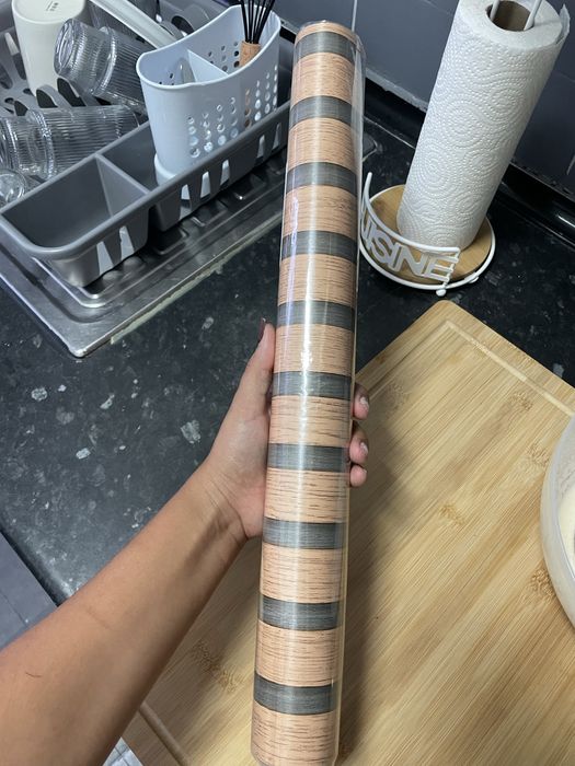 Rolo de papel de parede adesivo