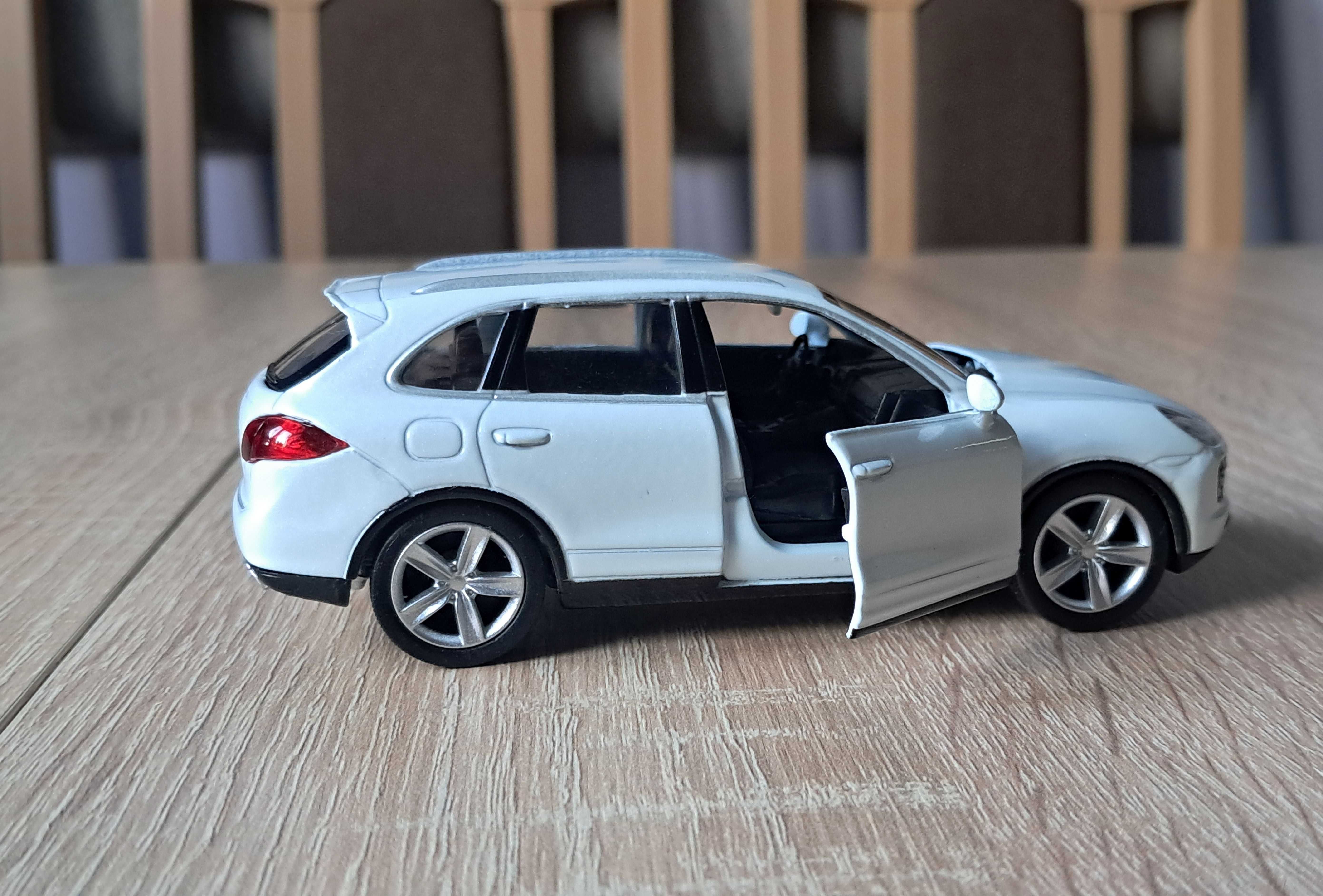 Range Rover i Porsche, nowe modele w skali 1:32/39. RMZ