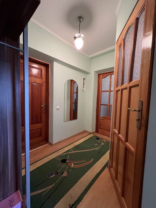 Двокімнатна квартира з автономним газовим опаленням.