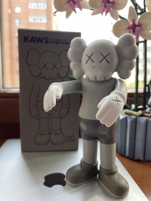 Фигурка kaws companion open edition