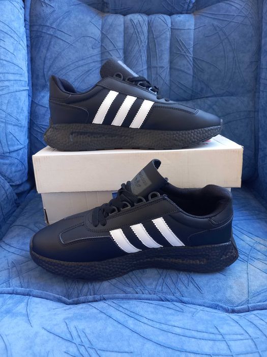 Акція знижка кросівки чоловічі шкіряні чорні adidas retropy