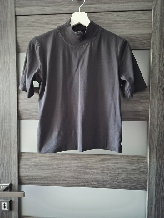 Czarny t-shirt ze stójką, Zara rozm. S