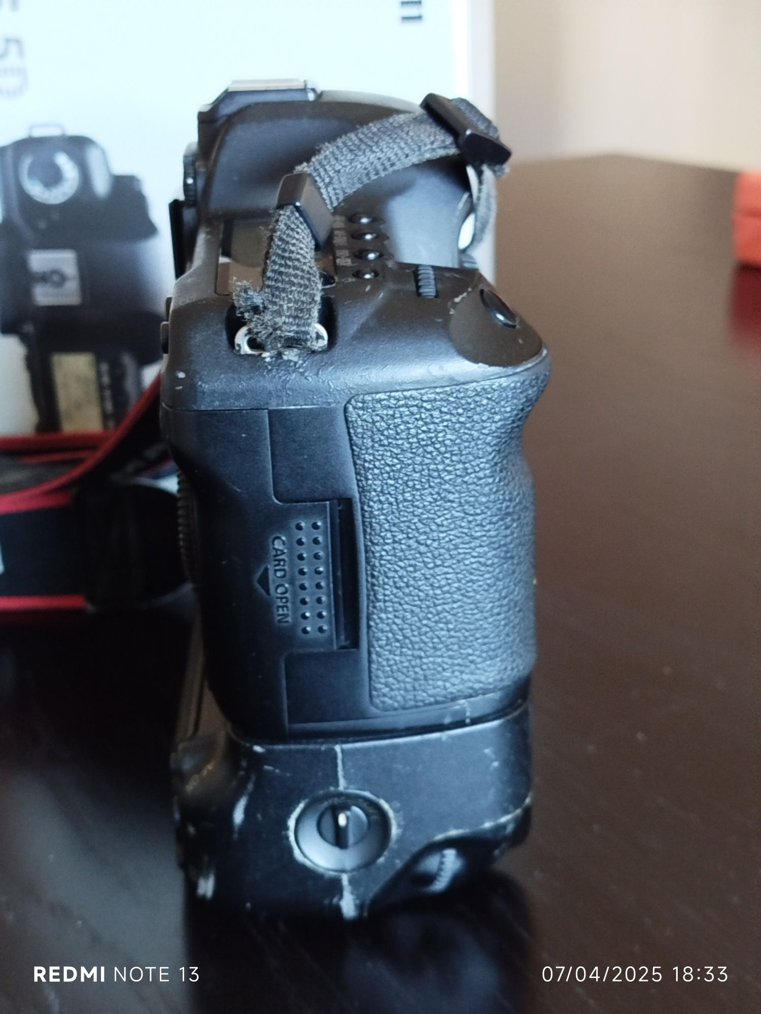 Canon Eos 5 Mark 2 c/ punho