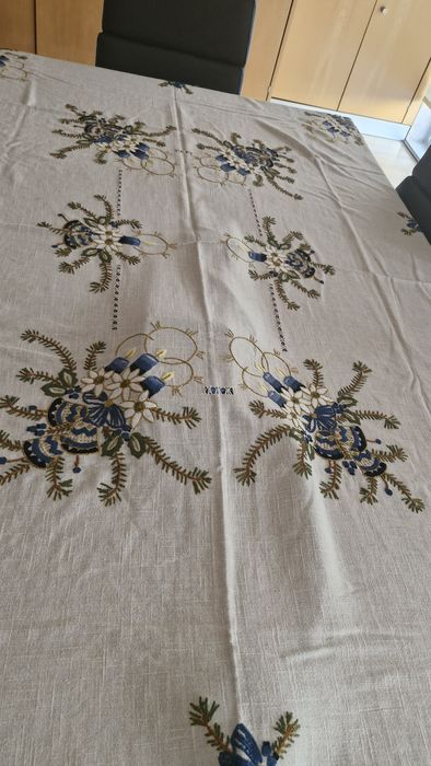 Toalhas de mesa bordadas