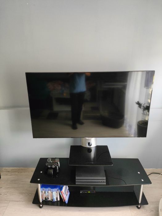 Stolik RTV,czarne szkło.